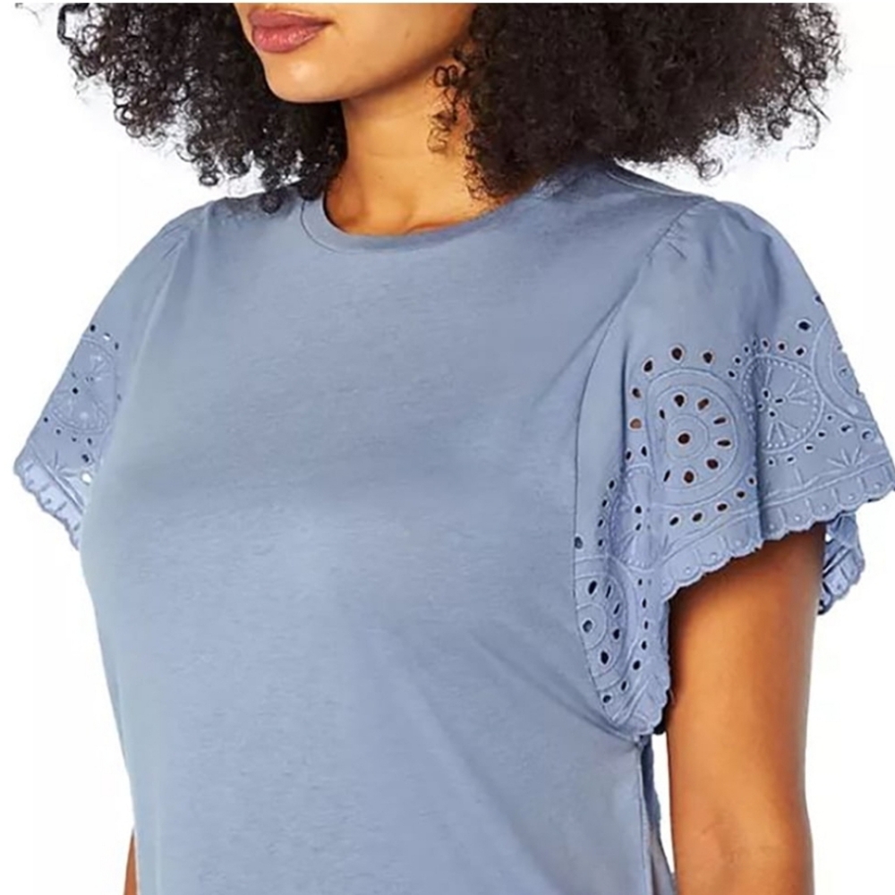 Gap Women's Eyelet Short Sleeve Shirt in English Manor Blue Sz Large